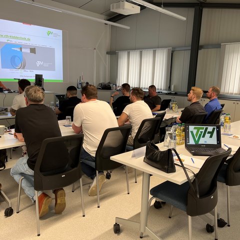 The second week of the "Specialist Consultant for Adhesive Bonding Technology" VTH course at Innotec